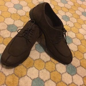 Men’s dress shoes